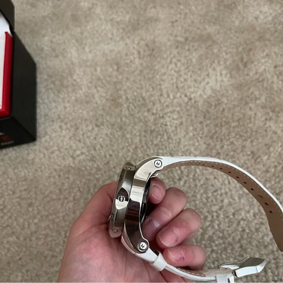 New Invicta Reserve Venom 22007 Limited Edition White Leather Swiss Quartz Watch - Picture 7 of 16